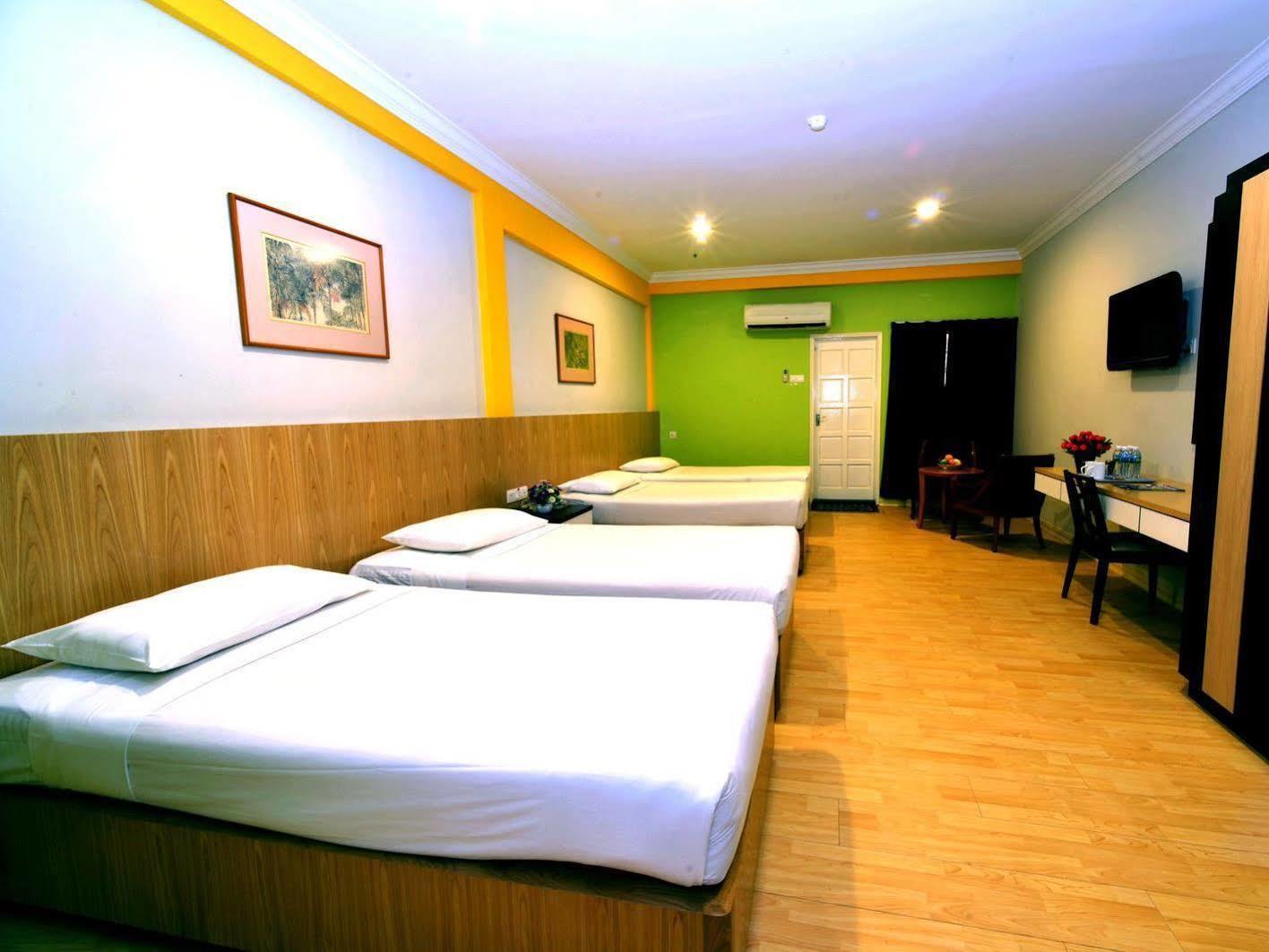 Classic Boutique Hotel Kuantan Exterior photo